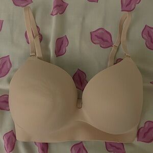 VS Love Cloud Wireless Push Up Bra